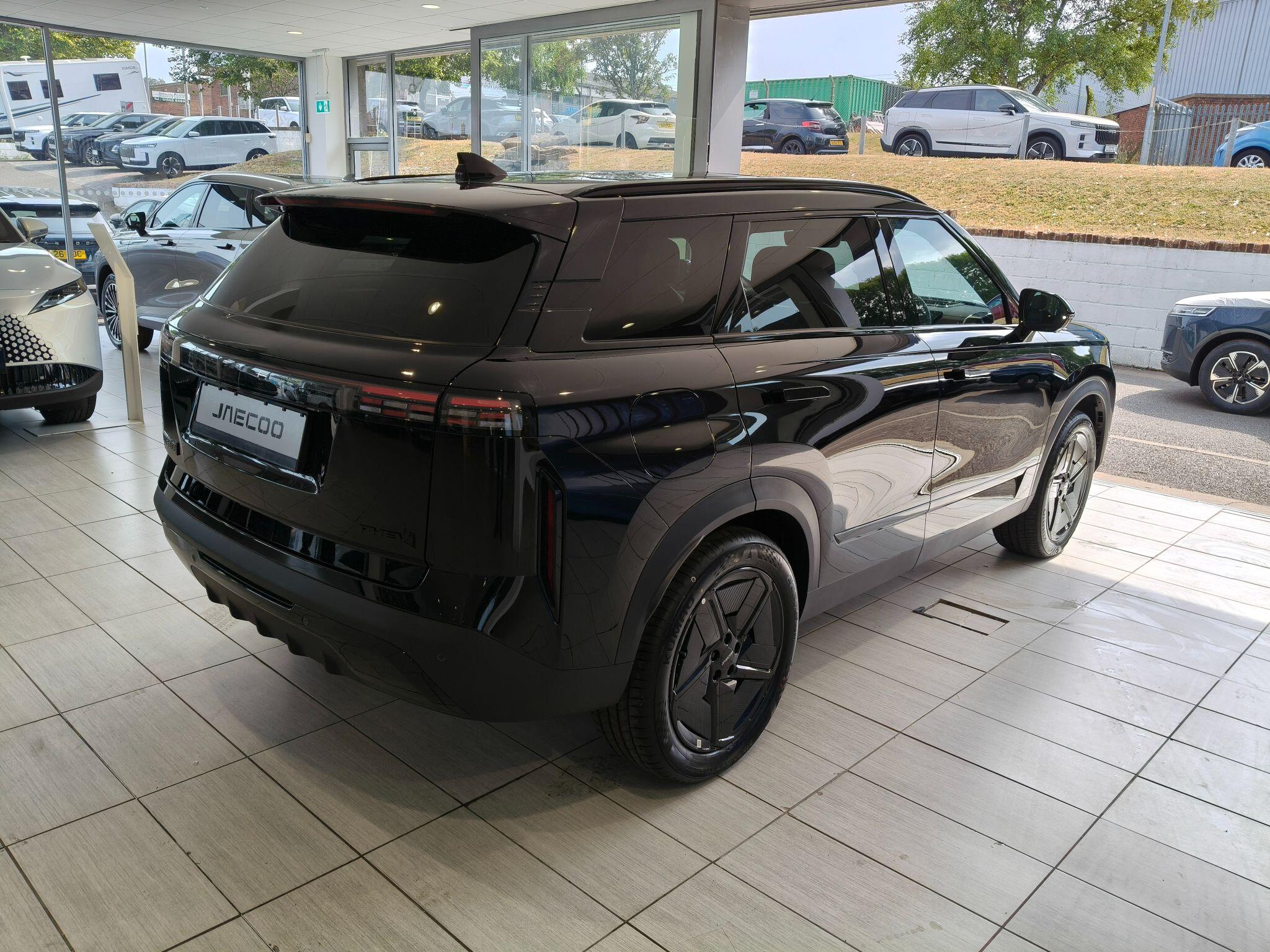 Large vehicle image